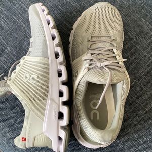 Cloudswift gray sneakers